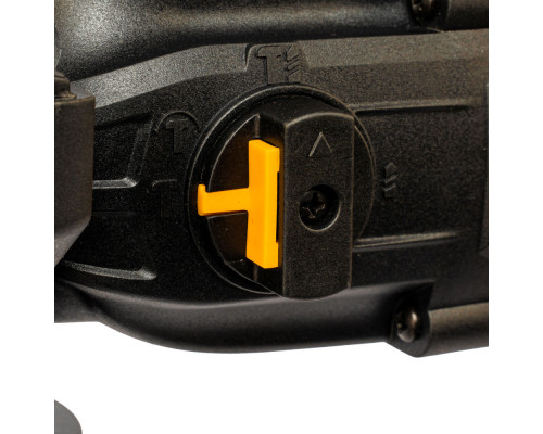 Перфоратор электрический RH-650-18, SDS-plus, 650 Вт, 2.0 Дж, 3 плюс 1 режим Denzel (26603)