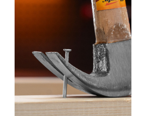 Молоток-гвоздодер, 225 г, боек 22 мм, деревянная рукоятка Sparta