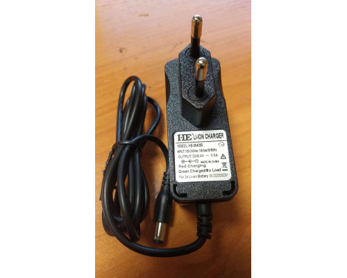 Зарядное устройство HB-084050 для тележек CW 8,4V/0,5A (Charger) горизонтальное (1044416)